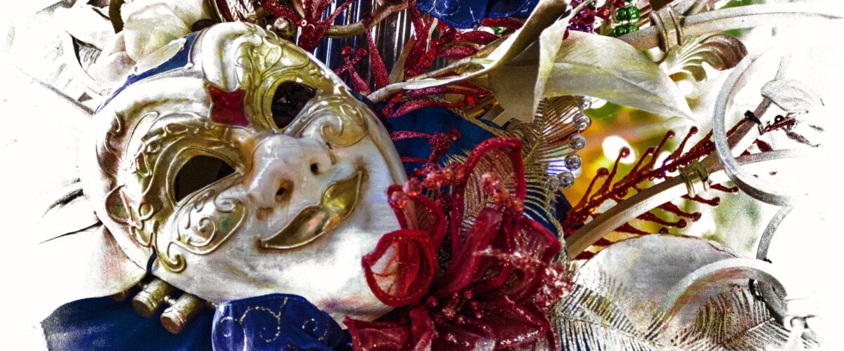 Máscaras de carnaval sobre um fundo branco